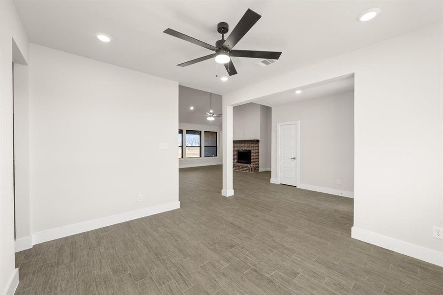 2301 Maywood- Fles Space-2 2301 Maywood- Fles Space-2