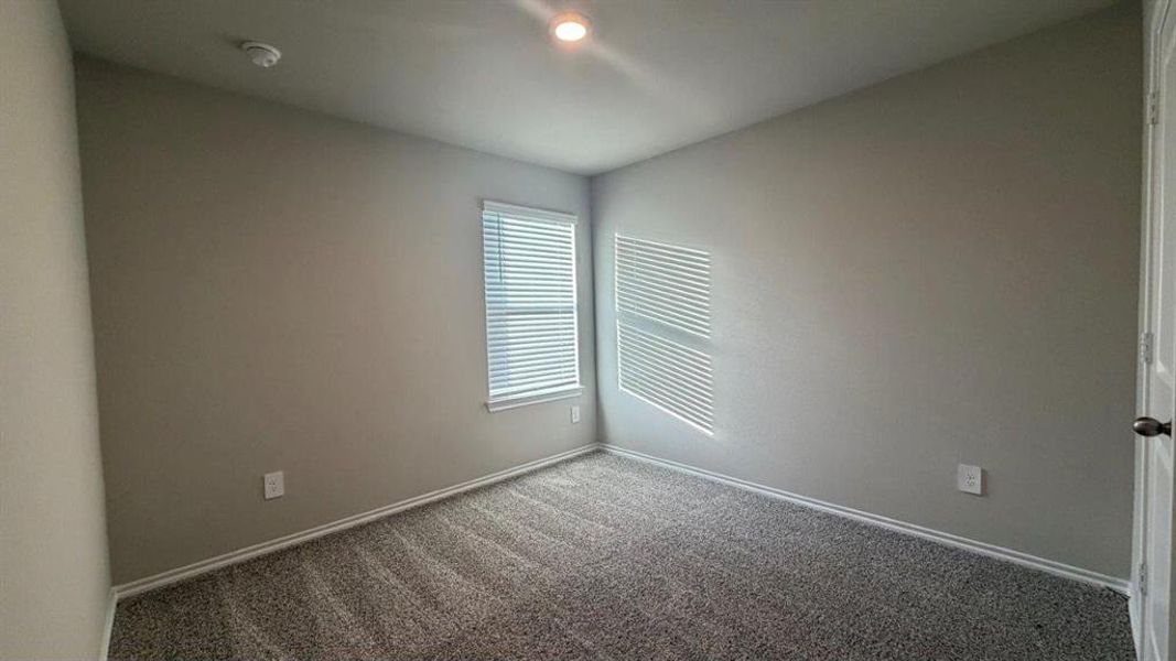 Spacious, unfurnished interior of a new home in Hickory Grove, Denton (Image 7).