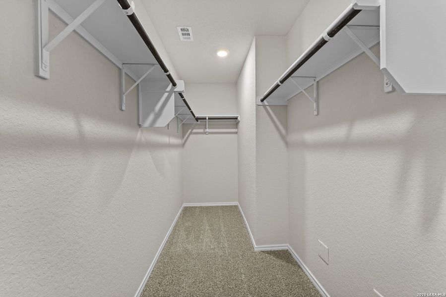 Spacious, unfurnished interior of a new home in Stonehill, San Antonio (Image 19).