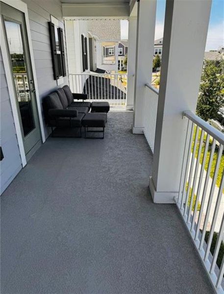 Exterior details and patio area of a home in , Winter Garden (Image 22).