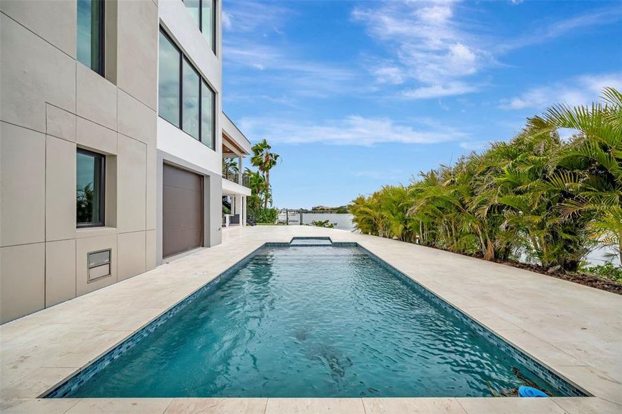 Exterior details and patio area of a home in , St. Petersburg (Image 3).