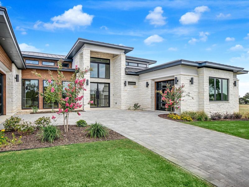 Image 33 of a home in .