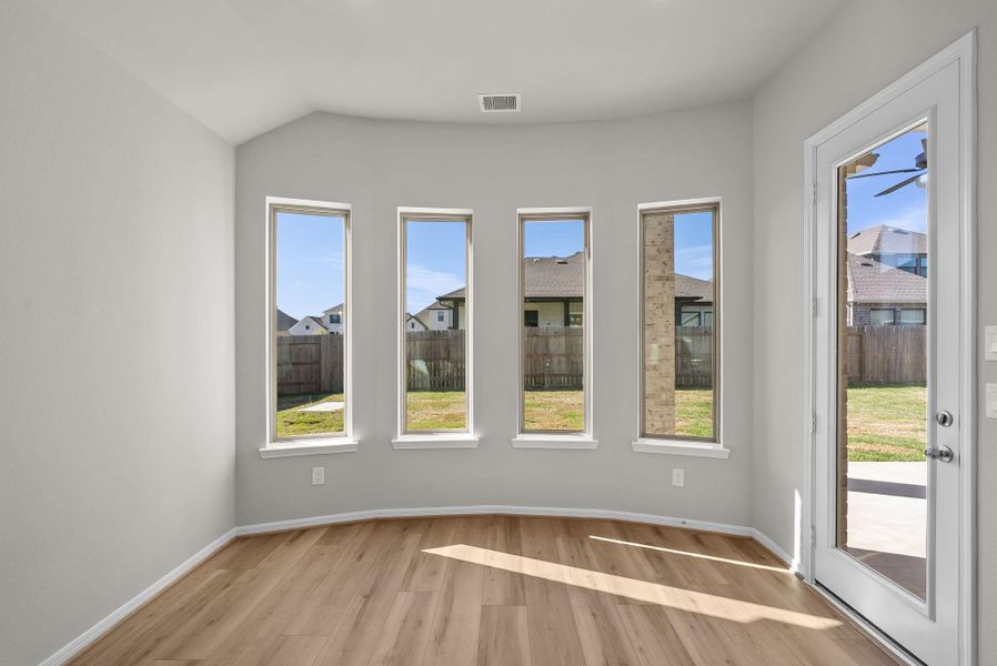 Spacious, unfurnished interior of a new home in , Conroe (Image 15).