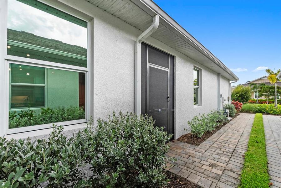 Exterior details and patio area of a home in , Punta Gorda (Image 3).