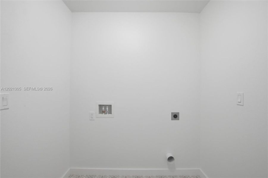 Spacious, unfurnished interior of a new home in , Avon Park (Image 32). Spacious, unfurnished interior of a new home in , Avon Park (Image 32).