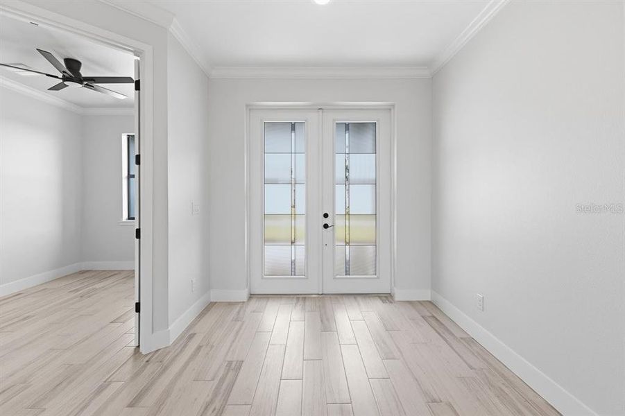 Spacious, unfurnished interior of a new home in , Englewood (Image 17).