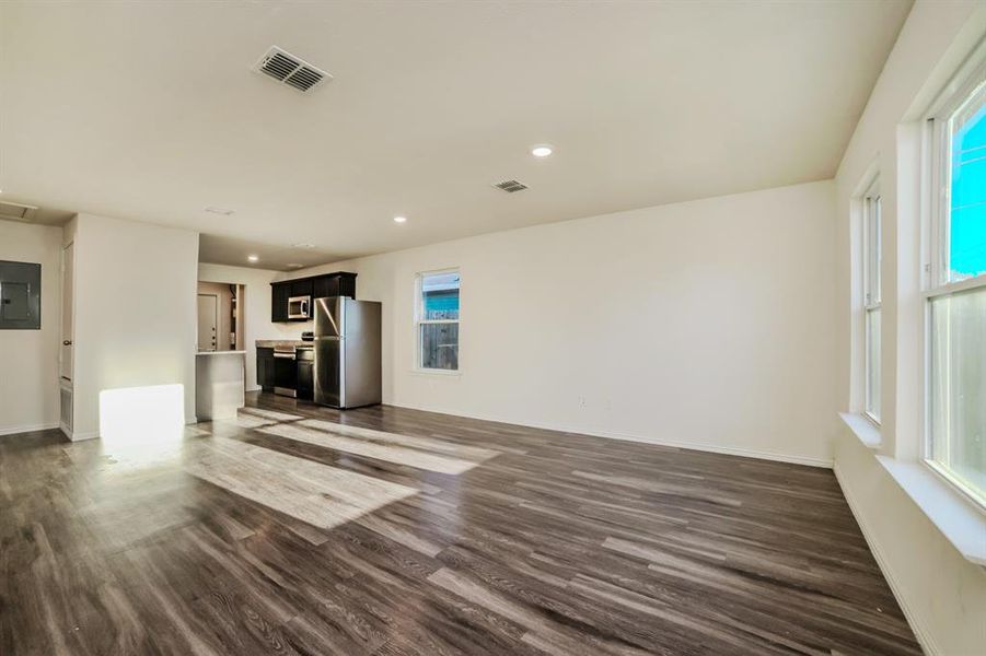 Spacious, unfurnished interior of a new home in , Waco (Image 10). Spacious, unfurnished interior of a new home in , Waco (Image 10).