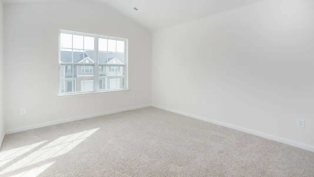 Spacious, unfurnished interior of a new home in Hastings Farm, Kernersville (Image 14).