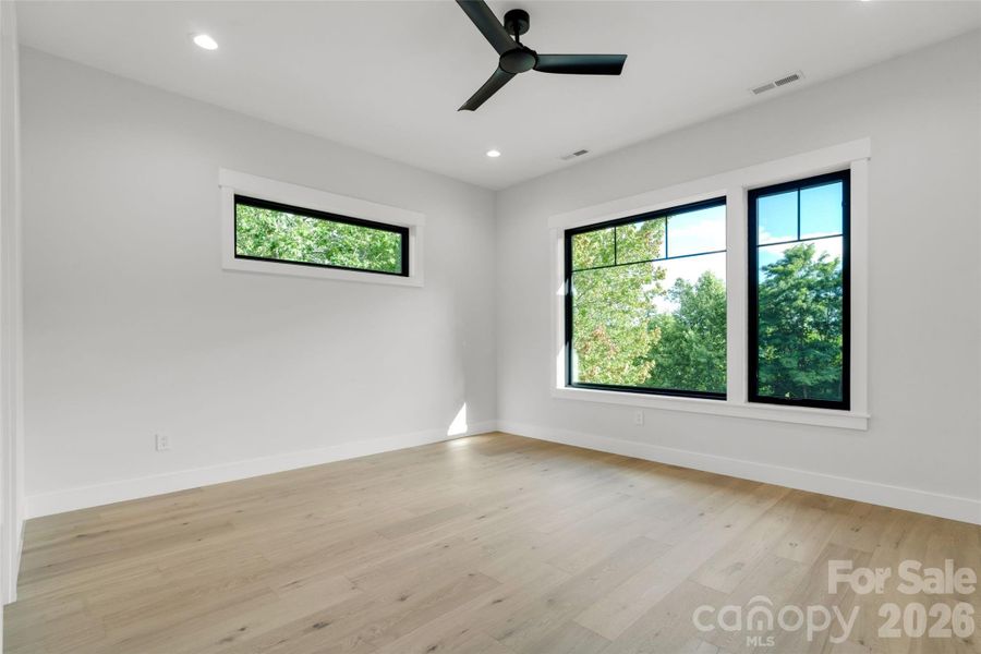 Spacious, unfurnished interior of a new home in , Horse Shoe (Image 20).