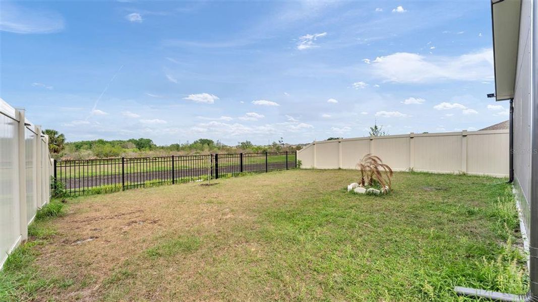 Exterior details and patio area of a home in , Winter Haven (Image 29).