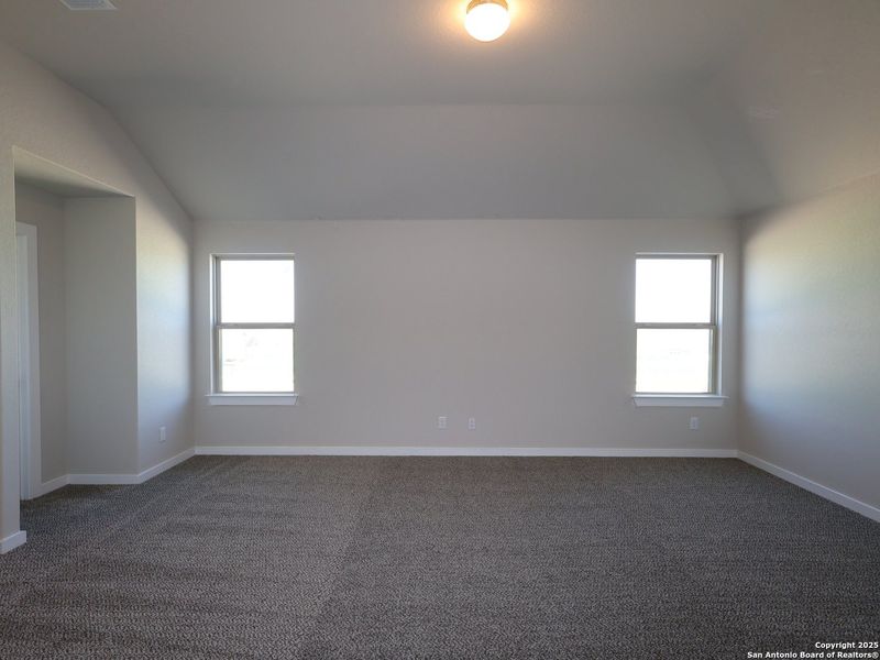 Spacious, unfurnished interior of a new home in Winding Brook, San Antonio (Image 21). Spacious, unfurnished interior of a new home in Winding Brook, San Antonio (Image 21).