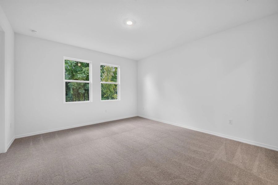 Spacious, unfurnished interior of a new home in Tyson Reserve, St. Cloud (Image 22).