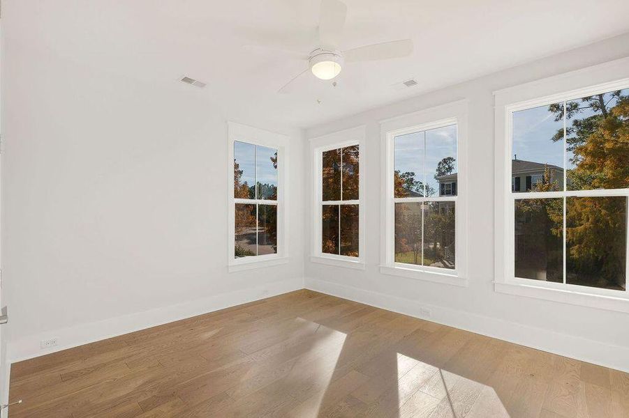 Spacious, unfurnished interior of a new home in Kings River Preserve, Hollywood (Image 22).