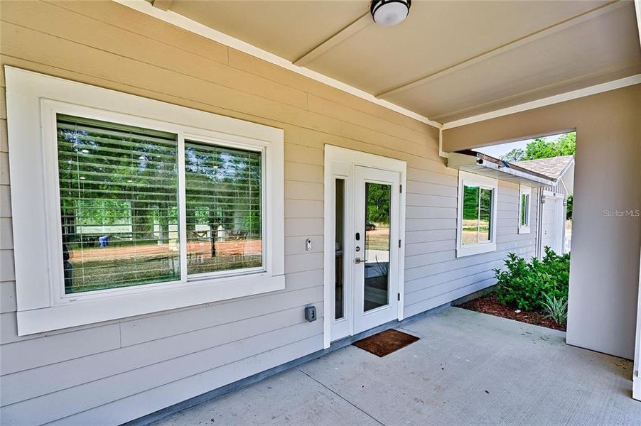 Exterior details and patio area of a home in , Hawthorne (Image 3).
