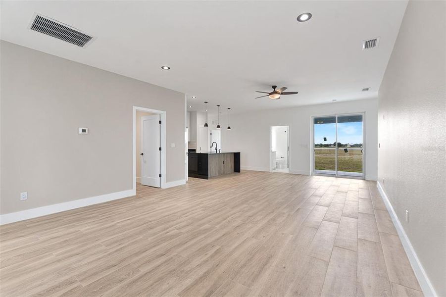 Spacious, unfurnished interior of a new home in , Placida (Image 43).