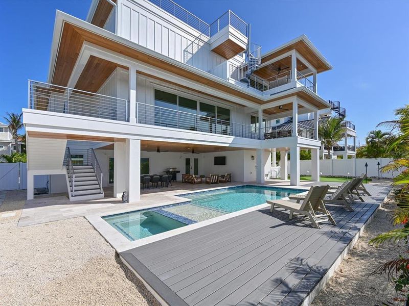 Exterior details and patio area of a home in , Holmes Beach (Image 31).
