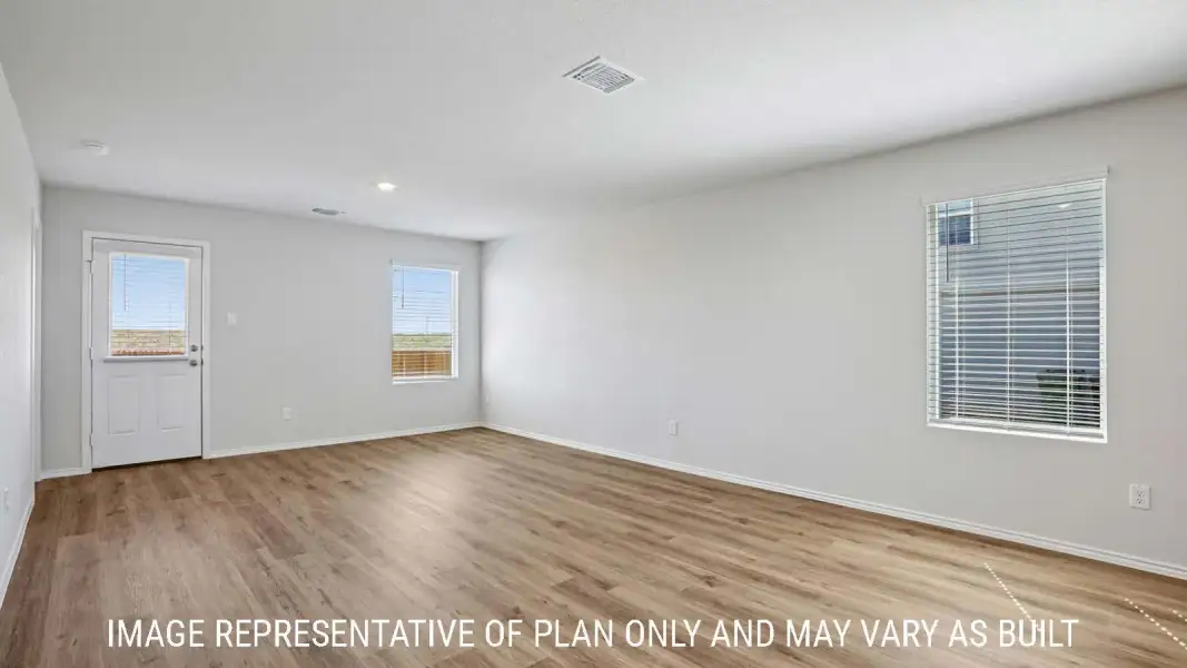Spacious, unfurnished interior of a new home in Reynolds Crossing, Killeen (Image 14).