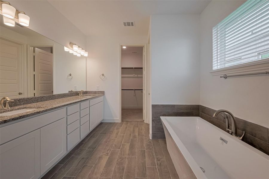 Furnished interior view inside a new home in Lago Mar, Texas City (Image 14). Furnished interior view inside a new home in Lago Mar, Texas City (Image 14).
