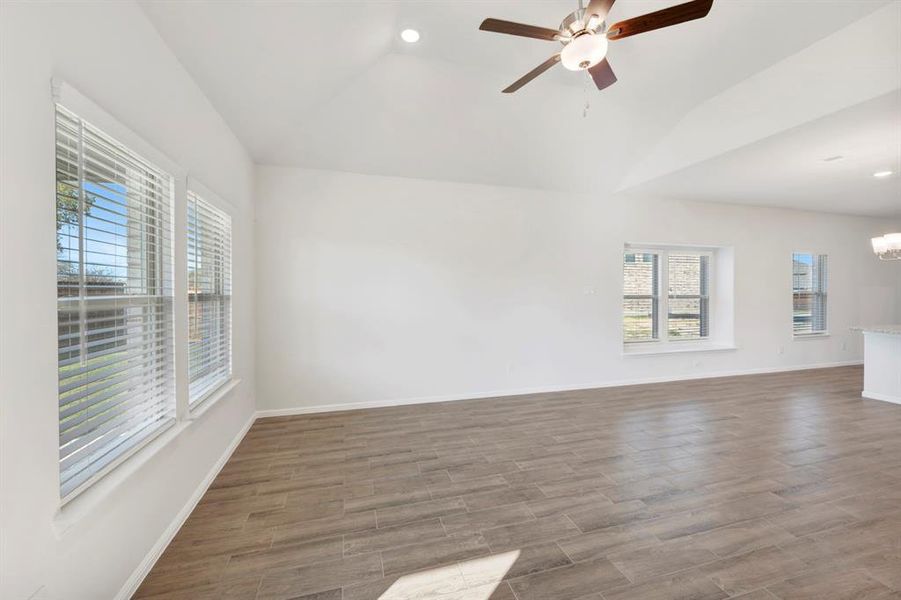 Spacious, unfurnished interior of a new home in Elevon, Lavon (Image 35).