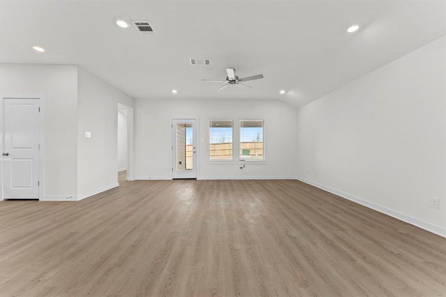 Spacious, unfurnished interior of a new home in , Dayton (Image 15).