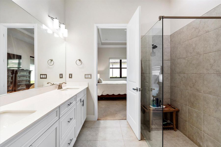 38-8318 W Blue Spring Dr_038