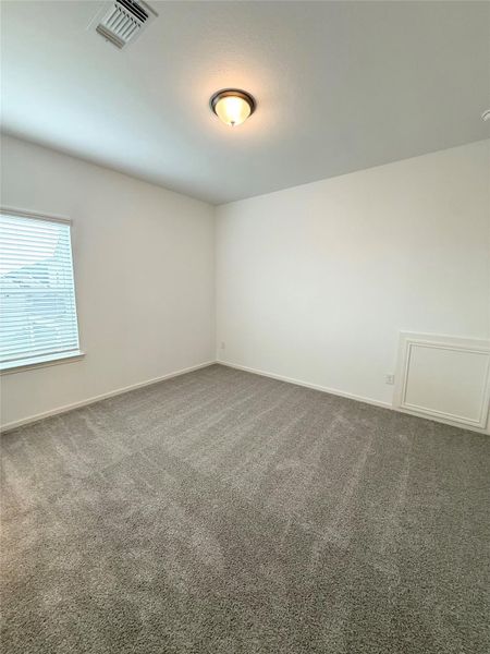 Spacious, unfurnished interior of a new home in , Iowa Colony (Image 8).