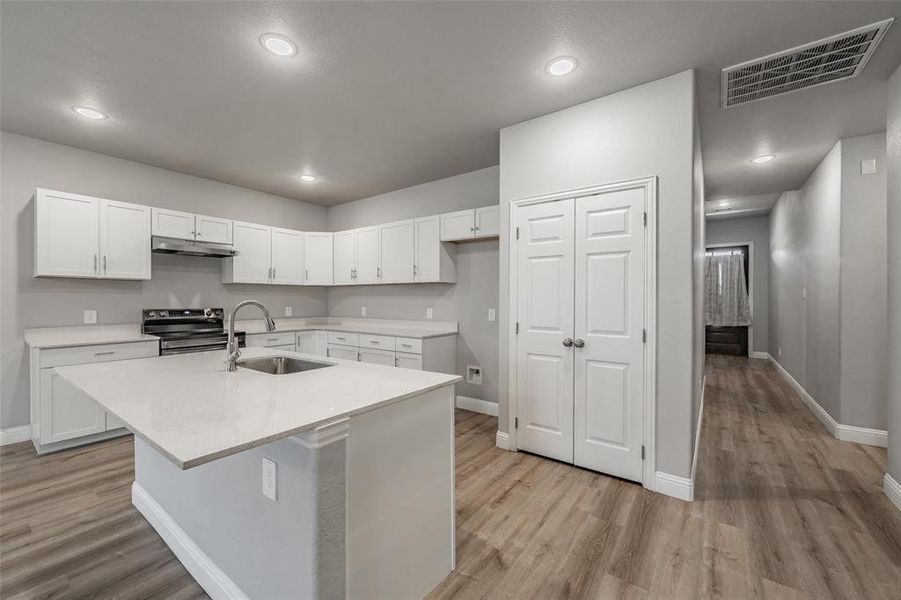 Furnished interior view inside a new home in , Cleburne (Image 15).