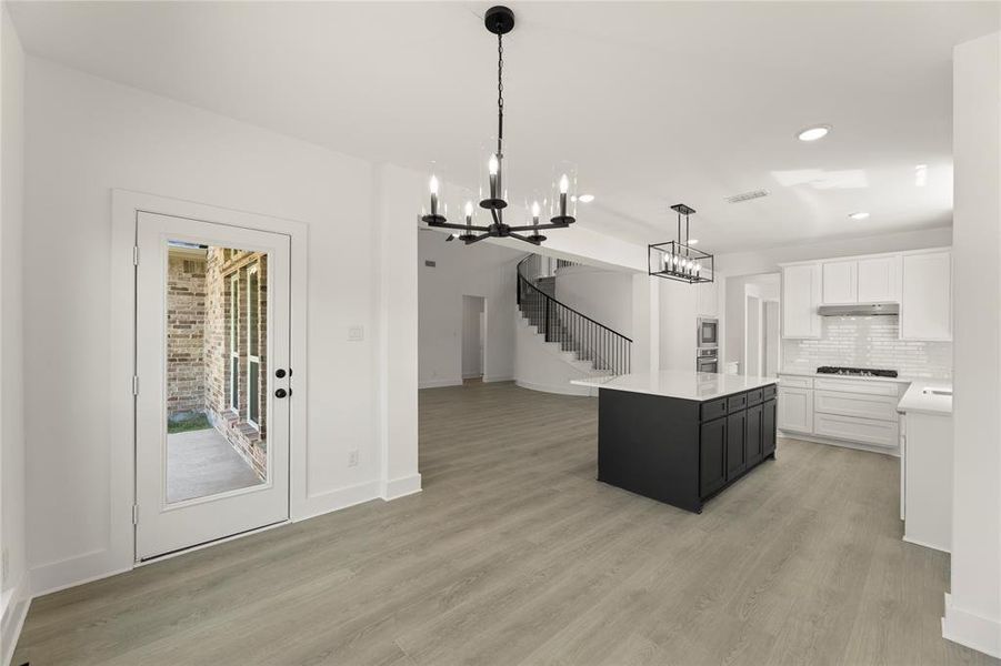 15. 968 Gold Finch - Nook (2) 15. 968 Gold Finch - Nook (2)