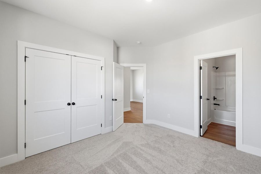 Spacious, unfurnished interior of a new home in Wildflower, Chattanooga (Image 7).