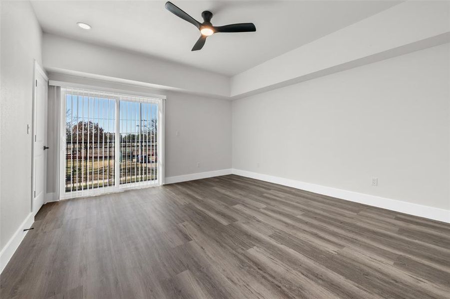 Spacious, unfurnished interior of a new home in , Dallas (Image 26).