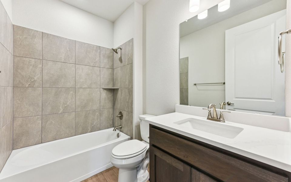 Furnished interior view inside a new home in Kissing Tree, San Marcos (Image 11).