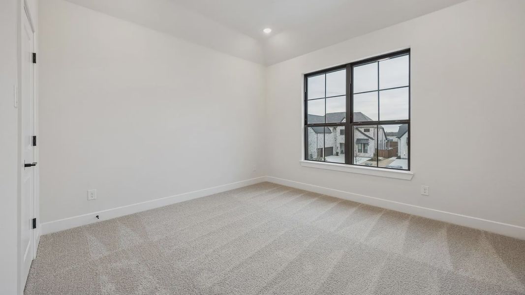 Representative unfurnished interior of a home built from the Lakewood by Chesmar Homes in Attwater 65's, Waller (Image 28).