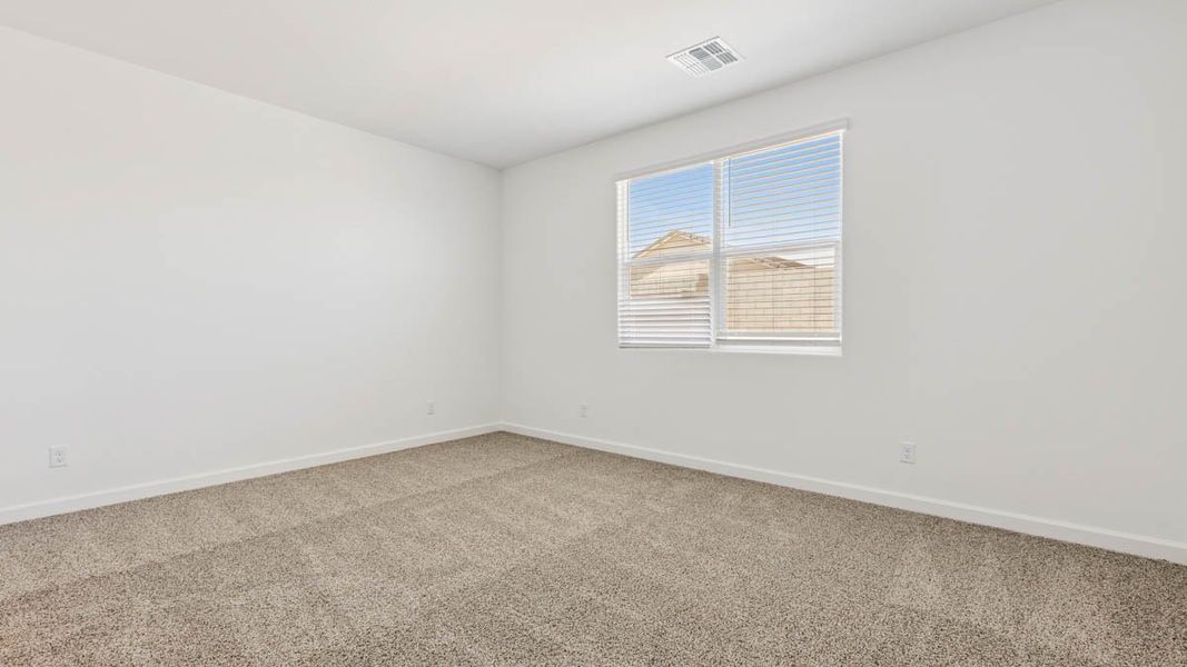 Spacious, unfurnished interior of a new home in Sorrento, Maricopa (Image 15).