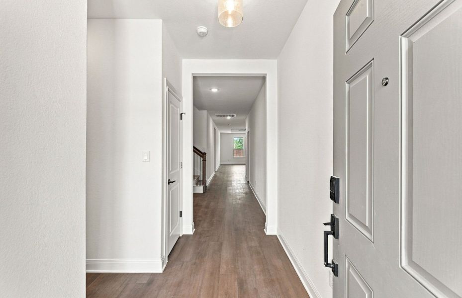 Spacious, unfurnished interior of a new home in Saddleback at Santa Rita Ranch, Liberty Hill (Image 35).