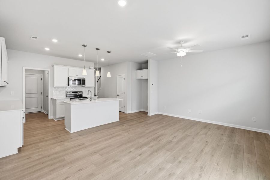 Spacious, unfurnished interior of a new home in Nichols Landing, Charlotte (Image 19).