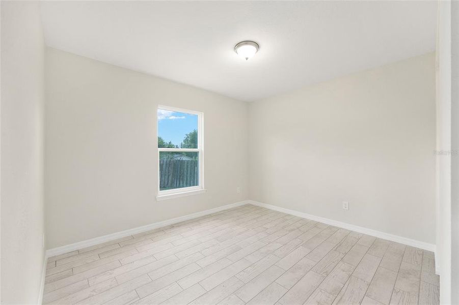 Spacious, unfurnished interior of a new home in , Ocala (Image 14).
