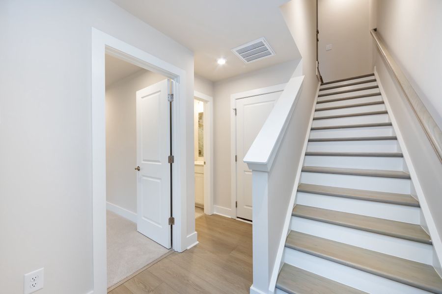 Spacious, unfurnished interior of a new home in Context at Oakhurst, Charlotte (Image 17).