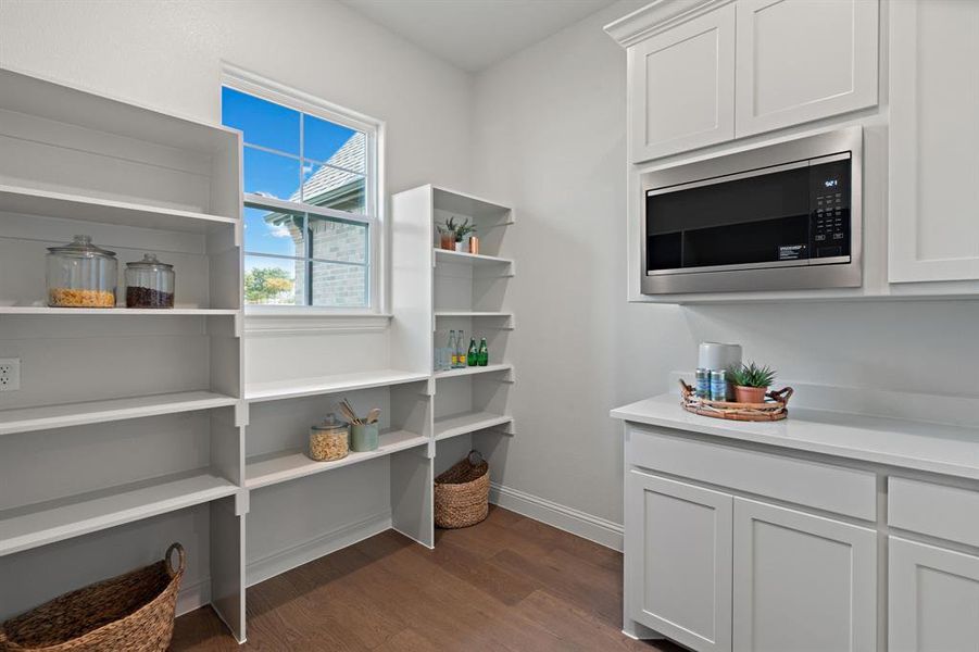 Furnished interior view inside a new home in , Rhome (Image 14).