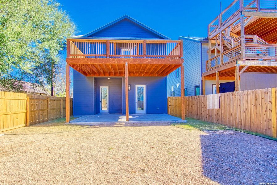 Exterior details and patio area of a home in , San Antonio (Image 18).