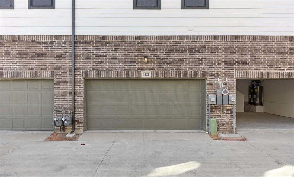 Rear Exterior Design Representative Photo