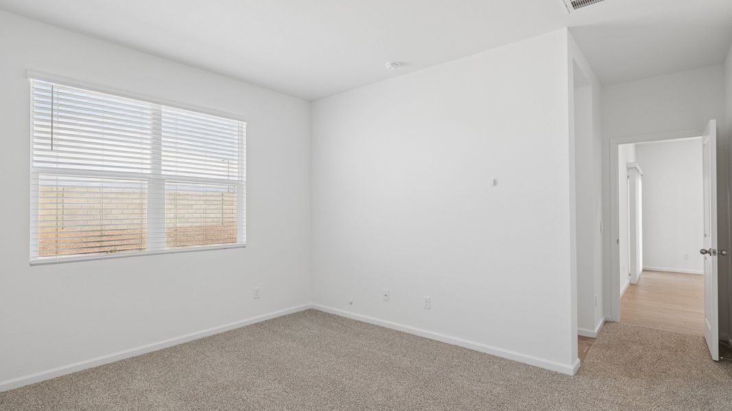 Spacious, unfurnished interior of a new home in Copper Falls, Buckeye (Image 25).