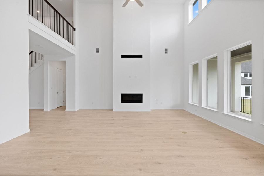 Spacious, unfurnished interior of a new home in , Leander (Image 33).