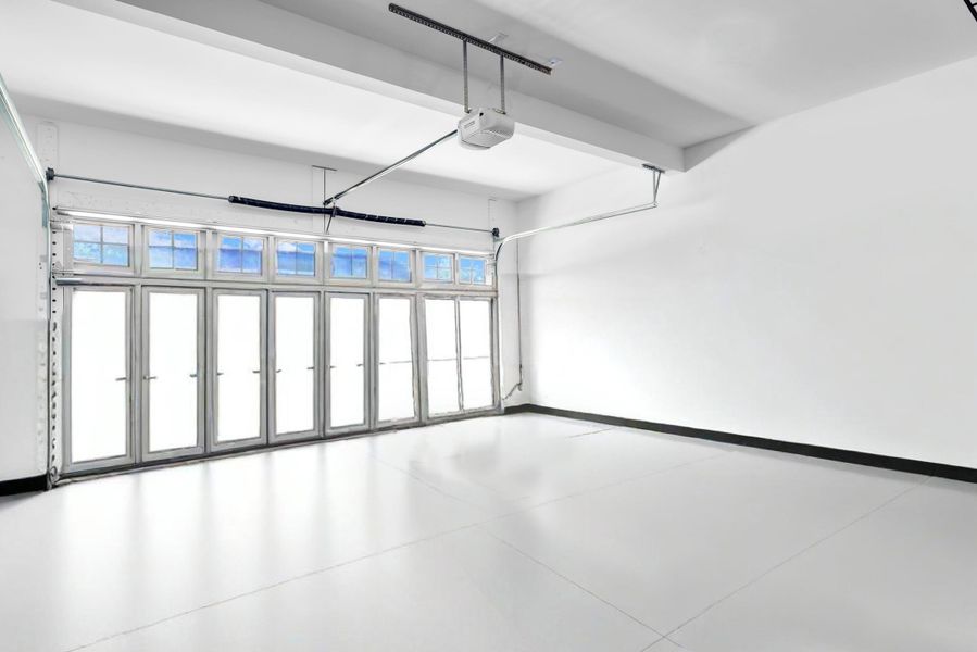 Spacious, unfurnished interior of a new home in Wando Village, Charleston (Image 20).