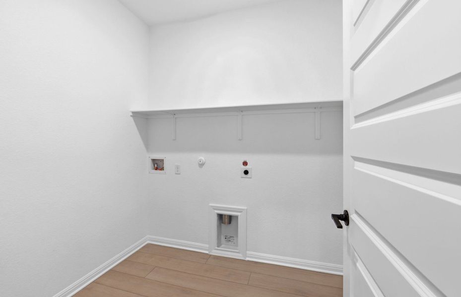 Spacious, unfurnished interior of a new home in West Cypress Hills, Spicewood (Image 44).