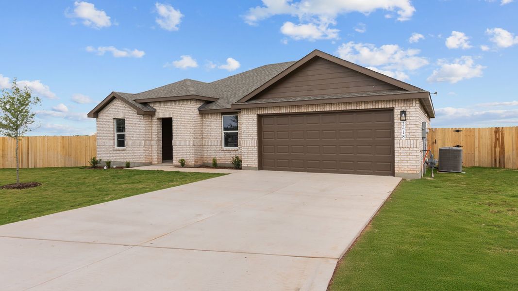 Representative exterior details of a home built from the Bandera by D.R. Horton in Heritage Parks, Abilene (Image 3).