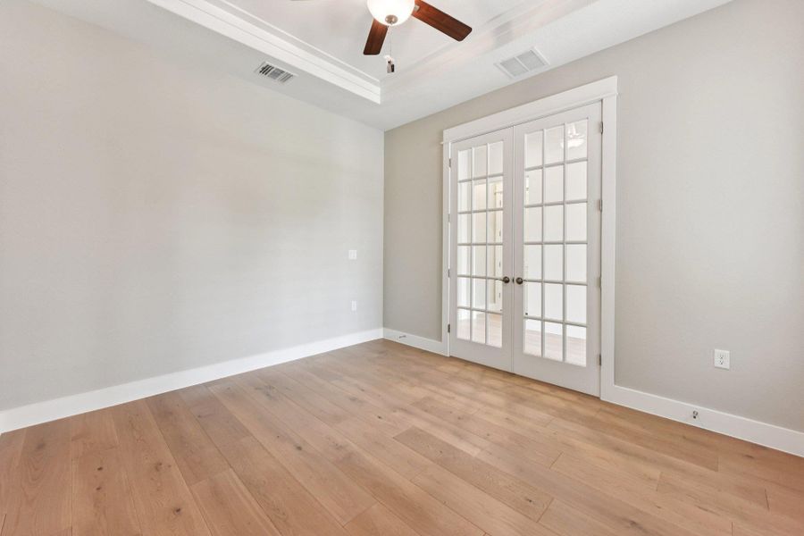 Spacious, unfurnished interior of a new home in Sun City Texas, Georgetown (Image 33).