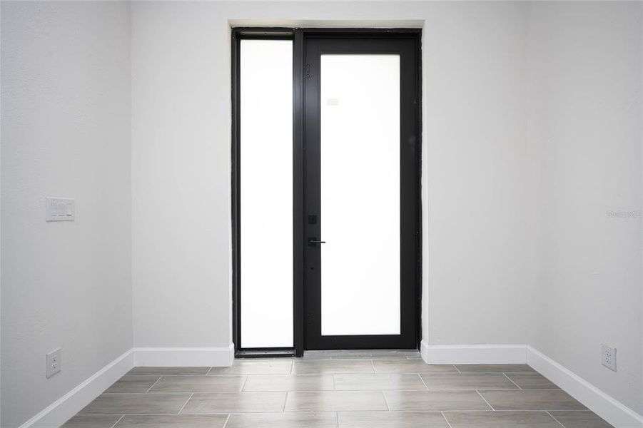 Spacious, unfurnished interior of a new home in , Rotonda West (Image 31).