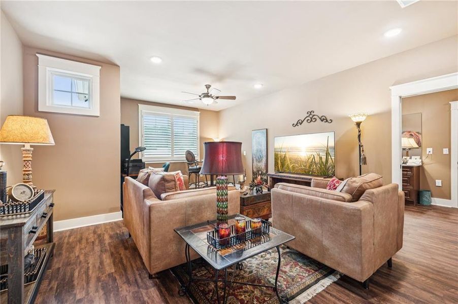Furnished interior view inside a new home in , Jasper (Image 23).