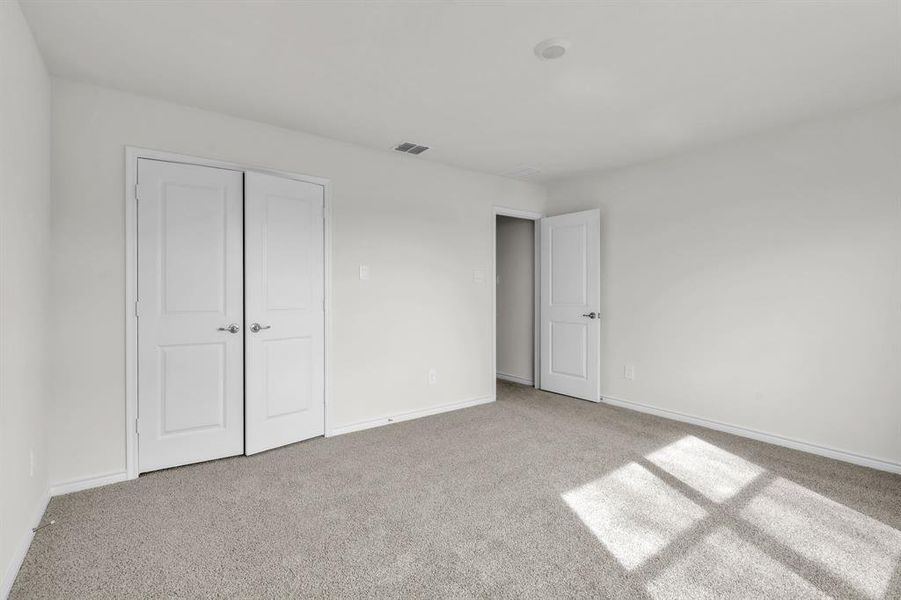 Spacious, unfurnished interior of a new home in The Landing at Hidden Lakes, McKinney (Image 19).