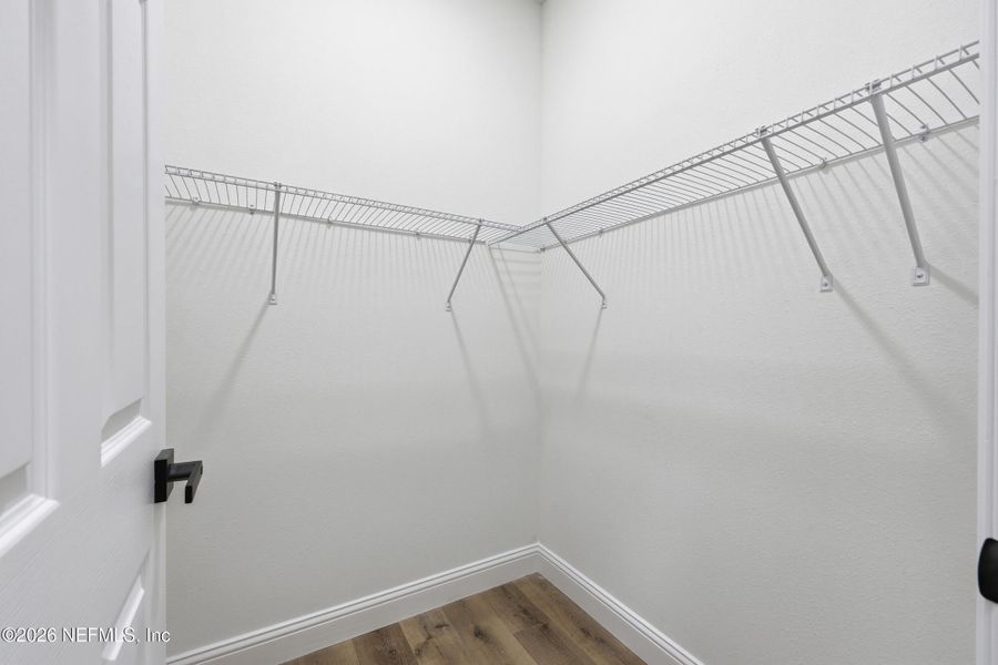 Spacious, unfurnished interior of a new home in , Jacksonville (Image 15).